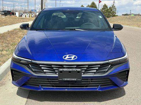 New 2025 Hyundai Elantra SEL image 2