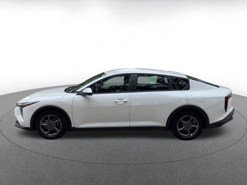 Used 2025 Kia K4 FWD image 9