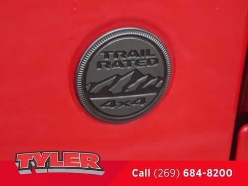 Certified 2022 Jeep Gladiator Sport AWD/4WD image 13