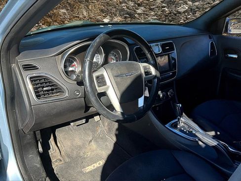Used 2014 Chrysler 200 Touring image 10