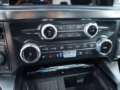 New 2026 Ford F350 Lariat w/ Black Appearance Package image 7