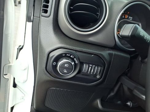 Used 2022 Jeep Gladiator Mojave AWD/4WD image 33