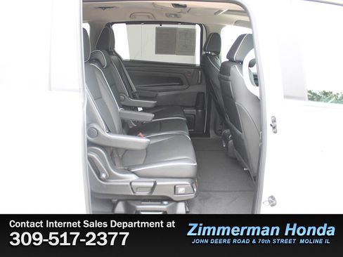 Certified 2025 Honda Odyssey Touring image 9