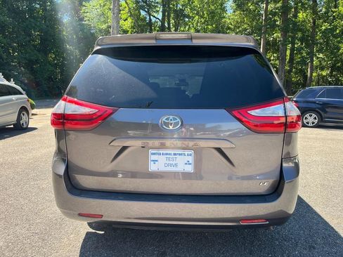 Used 2019 Toyota Sienna LE FWD image 7