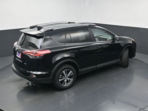 Used 2017 Toyota RAV4 XLE FWD image 32