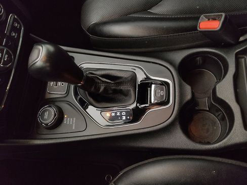 Used 2023 Jeep Cherokee Altitude Lux image 26