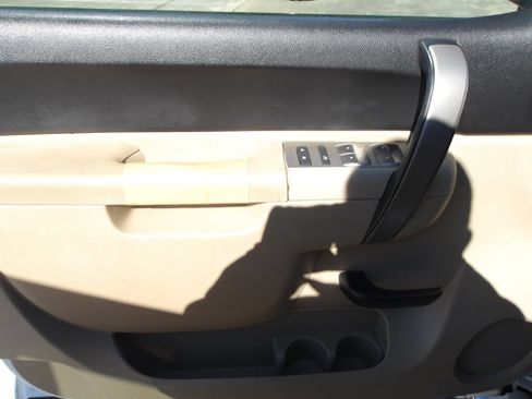 Used 2011 Chevrolet Silverado 1500 LT w/ Regional Value Package image 18