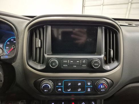 Used 2016 Chevrolet Colorado Z71 image 14