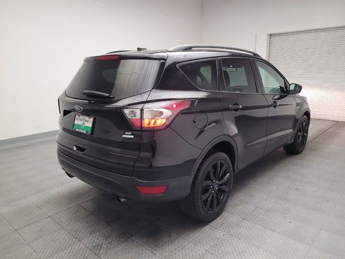 Used 2017 Ford Escape SE w/ Equipment Group 201A FWD image 9