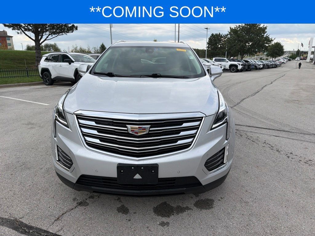 Used 2019 Cadillac XT5 Premium Luxury w/ Driver Assist Package AWD/4WD image 2