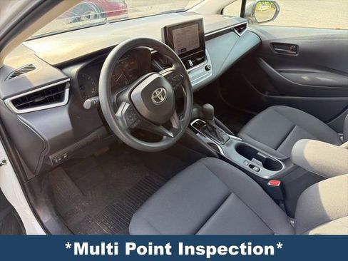 Used 2025 Toyota Corolla LE FWD image 4