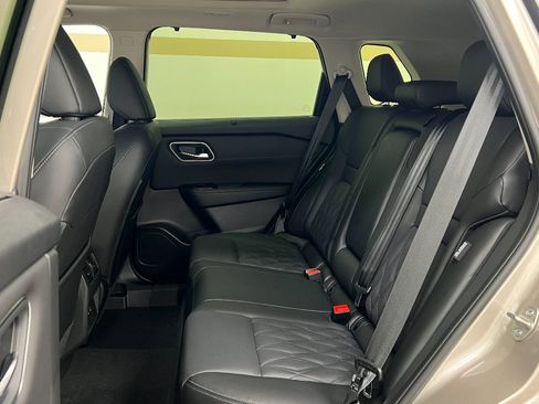 New 2026 Nissan Rogue Platinum AWD/4WD image 11