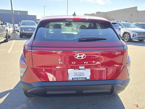 New 2026 Hyundai Kona SE image 4