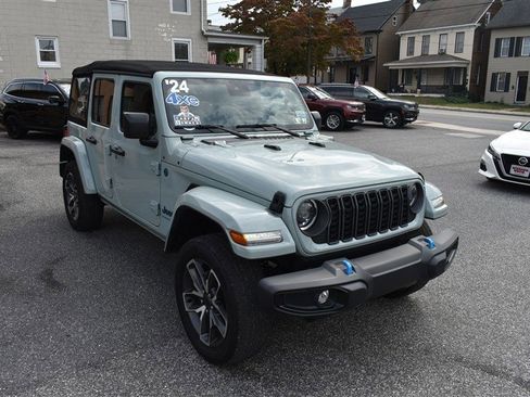 Used 2024 Jeep Wrangler Unlimited w/ LED Headlamp & Fog Lamp Group image 9