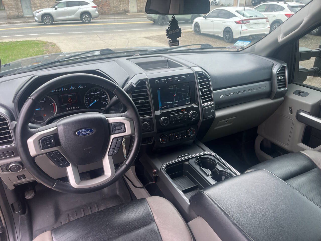 Used 2019 Ford F350 XLT w/ XLT Premium Package AWD/4WD image 12