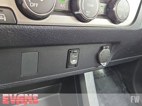 Used 2019 Toyota Tacoma SR w/ SR Convenience Package AWD/4WD image 9