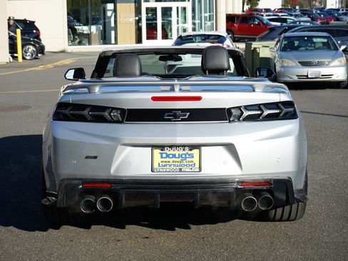 Used 2018 Chevrolet Camaro SS image 4