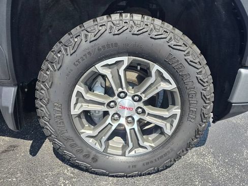 Used 2024 GMC Sierra 1500 Pro w/ Graphite Edition AWD/4WD image 11