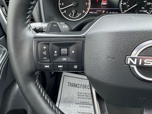 Used 2025 Nissan Rogue SV w/ SV Premium Package image 50