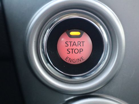 Used 2021 Nissan Titan SV w/ SV Convenience Package image 75