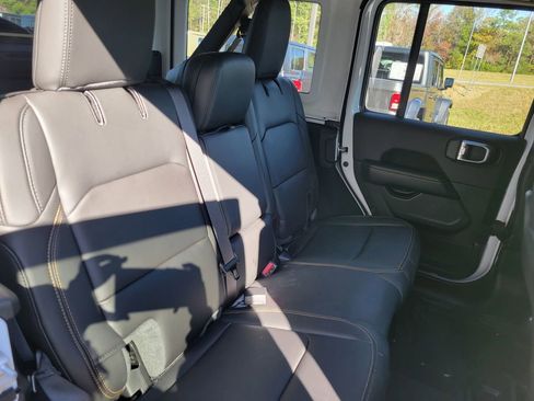 New 2025 Jeep Wrangler Unlimited Rubicon 392 image 19