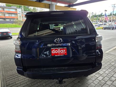 Used 2024 Toyota 4Runner SR5 Premium w/ Moonroof Package image 6