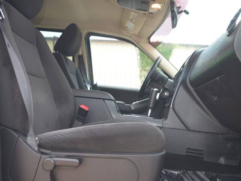Used 2010 Ford Explorer XLT image 24