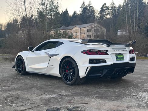 New 2025 Chevrolet Corvette Z06 w/ Z07 Performance Package RWD image 10