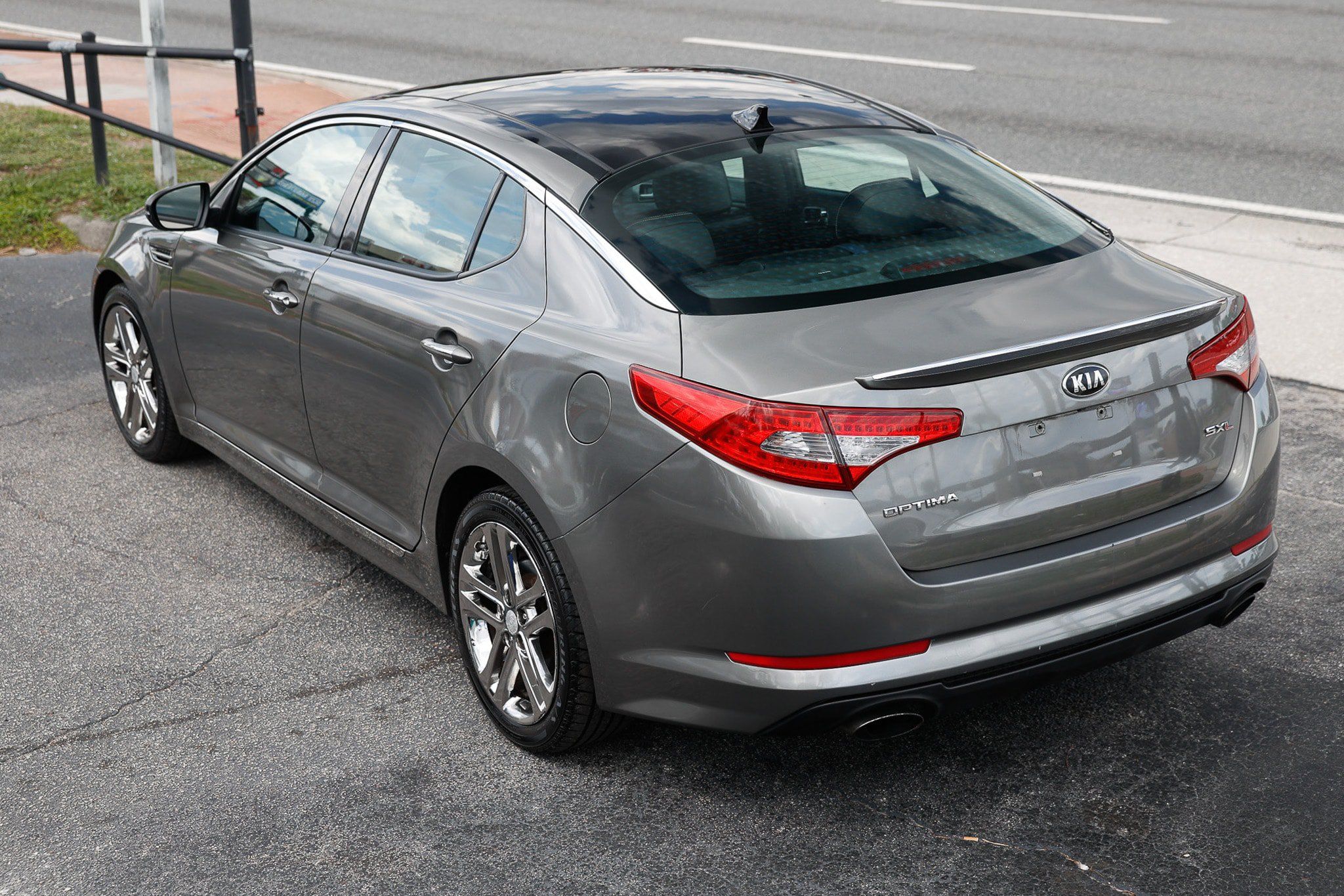 Used 2013 Kia Optima SX w/ Limited Pkg FWD image 8
