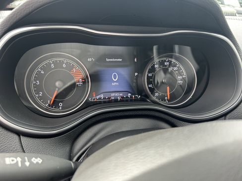 Certified 2019 Jeep Cherokee Limited AWD/4WD image 25