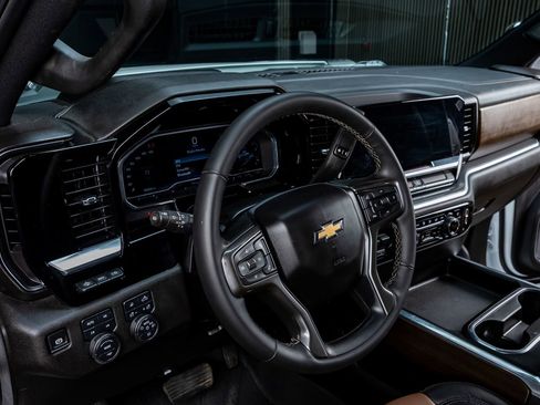 Used 2024 Chevrolet Silverado 3500 High Country w/ High Country Premium Package image 16