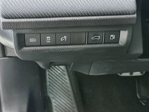 Used 2025 Toyota Camry SE FWD image 16