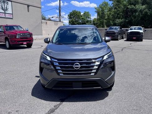 Used 2024 Nissan Rogue SV FWD image 8