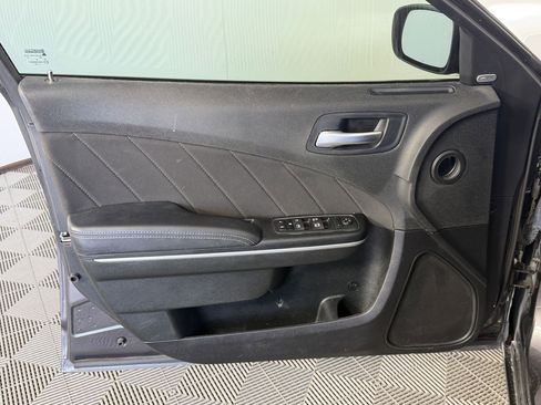 Used 2023 Dodge Charger SXT RWD image 12
