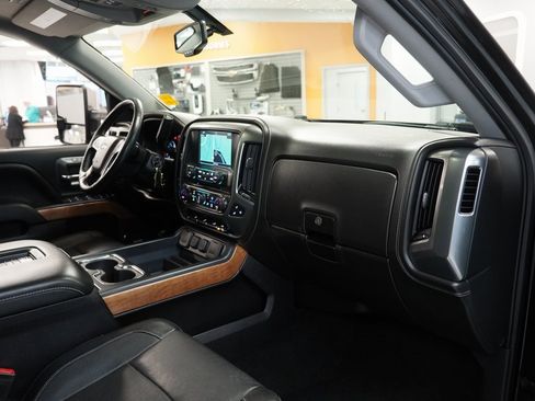 Used 2018 Chevrolet Silverado 1500 LTZ w/ LTZ Plus Package image 33