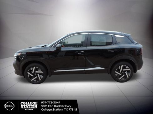 New 2026 Nissan Kicks SV image 7