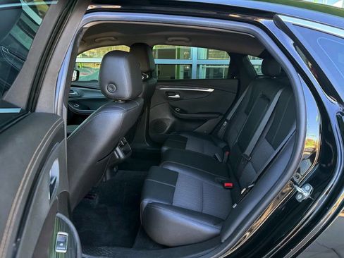 Used 2019 Chevrolet Impala LT FWD image 10