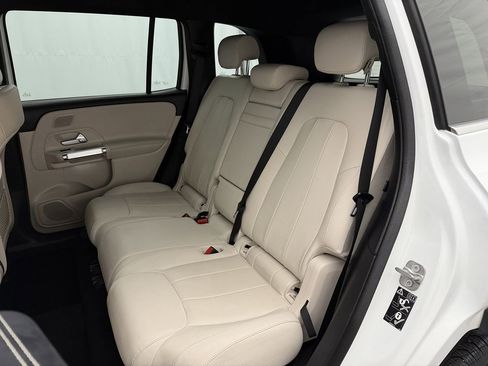 Used 2025 Mercedes-Benz GLB 250 image 36