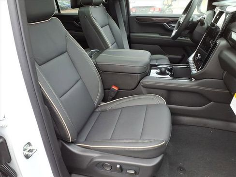 New 2026 GMC Yukon Elevation w/ Elevation Premium Package image 24