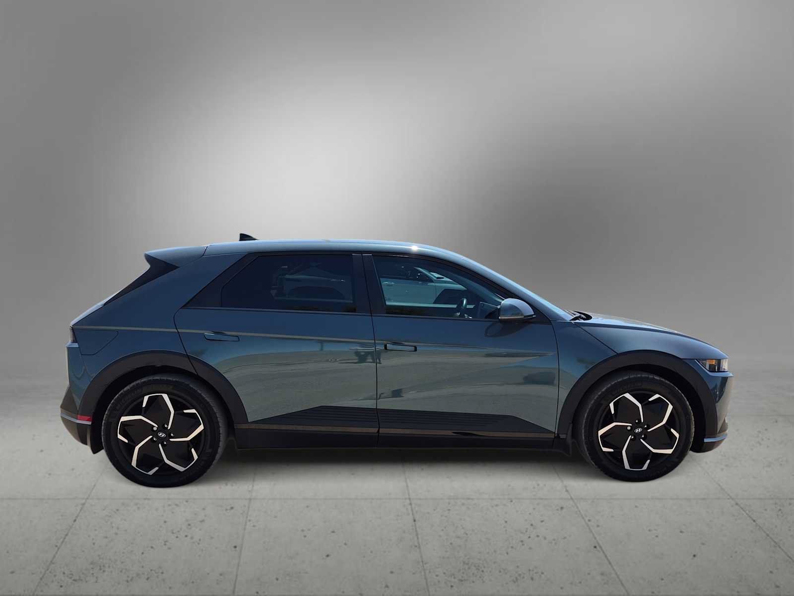 Certified 2024 Hyundai Ioniq 5 SEL RWD image 9