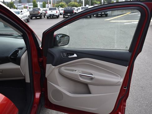 Used 2019 Ford Escape Titanium AWD/4WD image 24