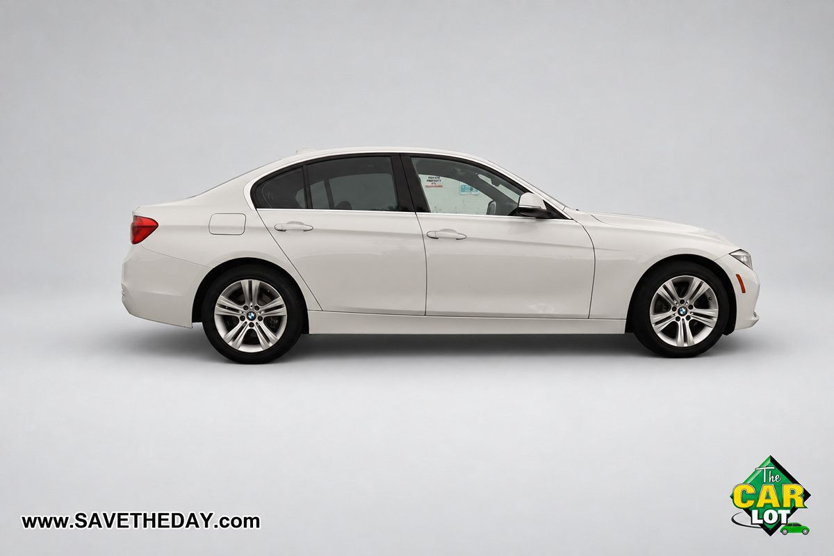 Used 2017 BMW 330i Sedan w/ Driver Assistance Package RWD image 9