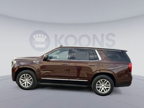 Used 2022 GMC Yukon SLT w/ SLT Luxury Package AWD/4WD image 2