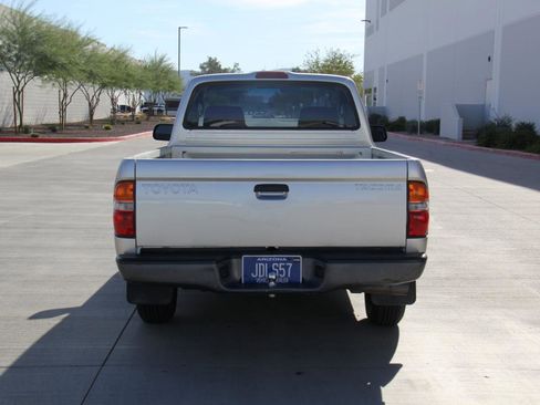 Used 2002 Toyota Tacoma 2WD Regular Cab image 6