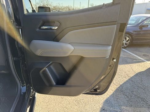 Used 2024 Chevrolet Colorado ZR2 w/ Technology Package image 34