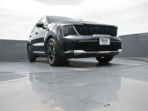 Used 2025 Kia Sorento S FWD image 27