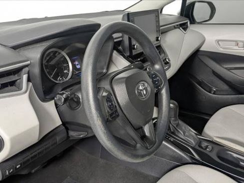 Used 2022 Toyota Corolla LE FWD image 24