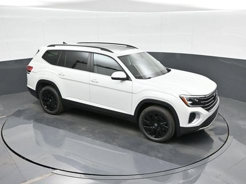 New 2026 Volkswagen Atlas SE FWD image 20