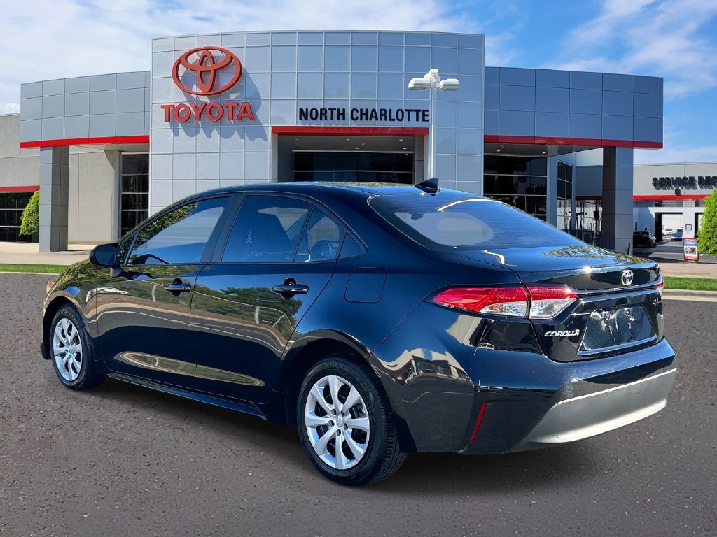 Used 2024 Toyota Corolla LE FWD image 5