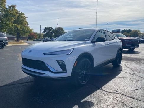 Used 2025 Buick Envista Sport Touring image 13